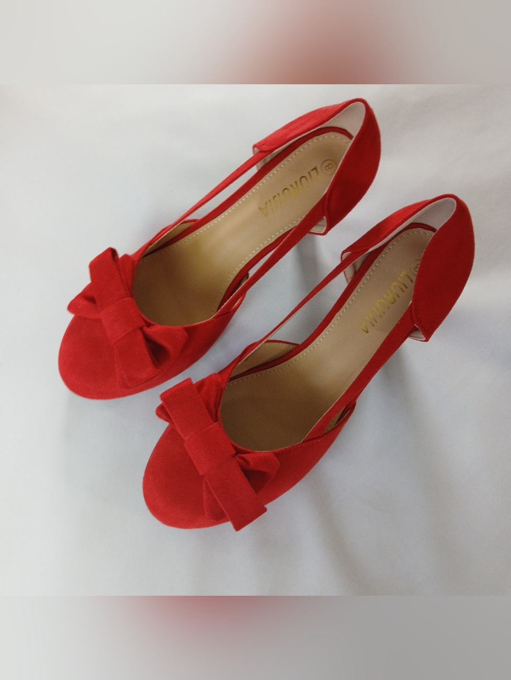 NIB New Red Liuruijia Slip On Velvet Kitten Heels Shoes
